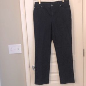 😊Midnight Blue Fabulously Slimming by Chico’s Jeans. Stretchy. NWOT NO Fade😊